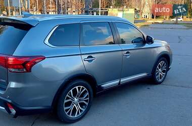 Внедорожник / Кроссовер Mitsubishi Outlander 2017 в Запорожье