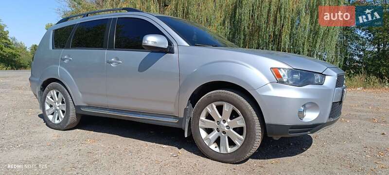Позашляховик / Кросовер Mitsubishi Outlander 2011 в Глевасі