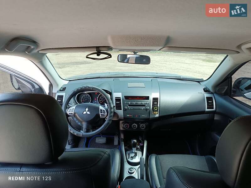 Позашляховик / Кросовер Mitsubishi Outlander 2011 в Глевасі