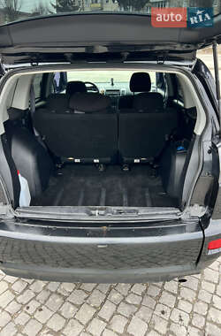 Внедорожник / Кроссовер Mitsubishi Outlander 2011 в 