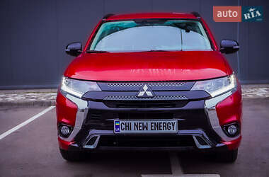 Позашляховик / Кросовер Mitsubishi Outlander 2018 в Києві