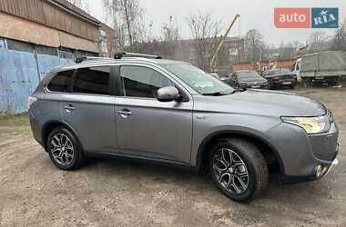 Позашляховик / Кросовер Mitsubishi Outlander 2015 в Ніжині