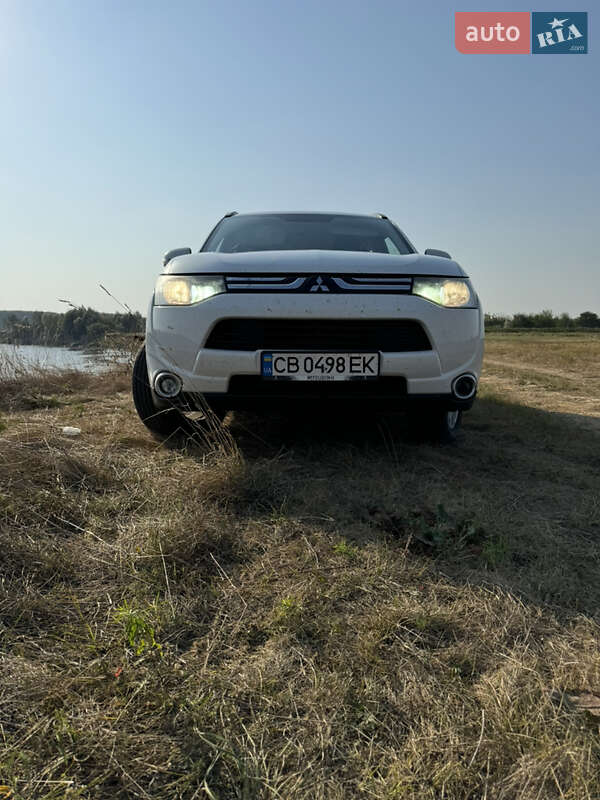 Внедорожник / Кроссовер Mitsubishi Outlander 2012 в Чернигове