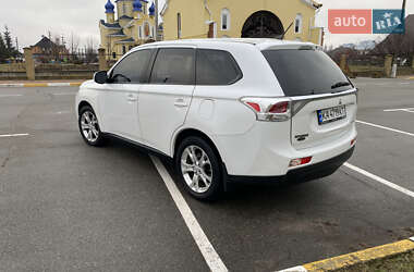 Позашляховик / Кросовер Mitsubishi Outlander 2013 в Софіївській Борщагівці