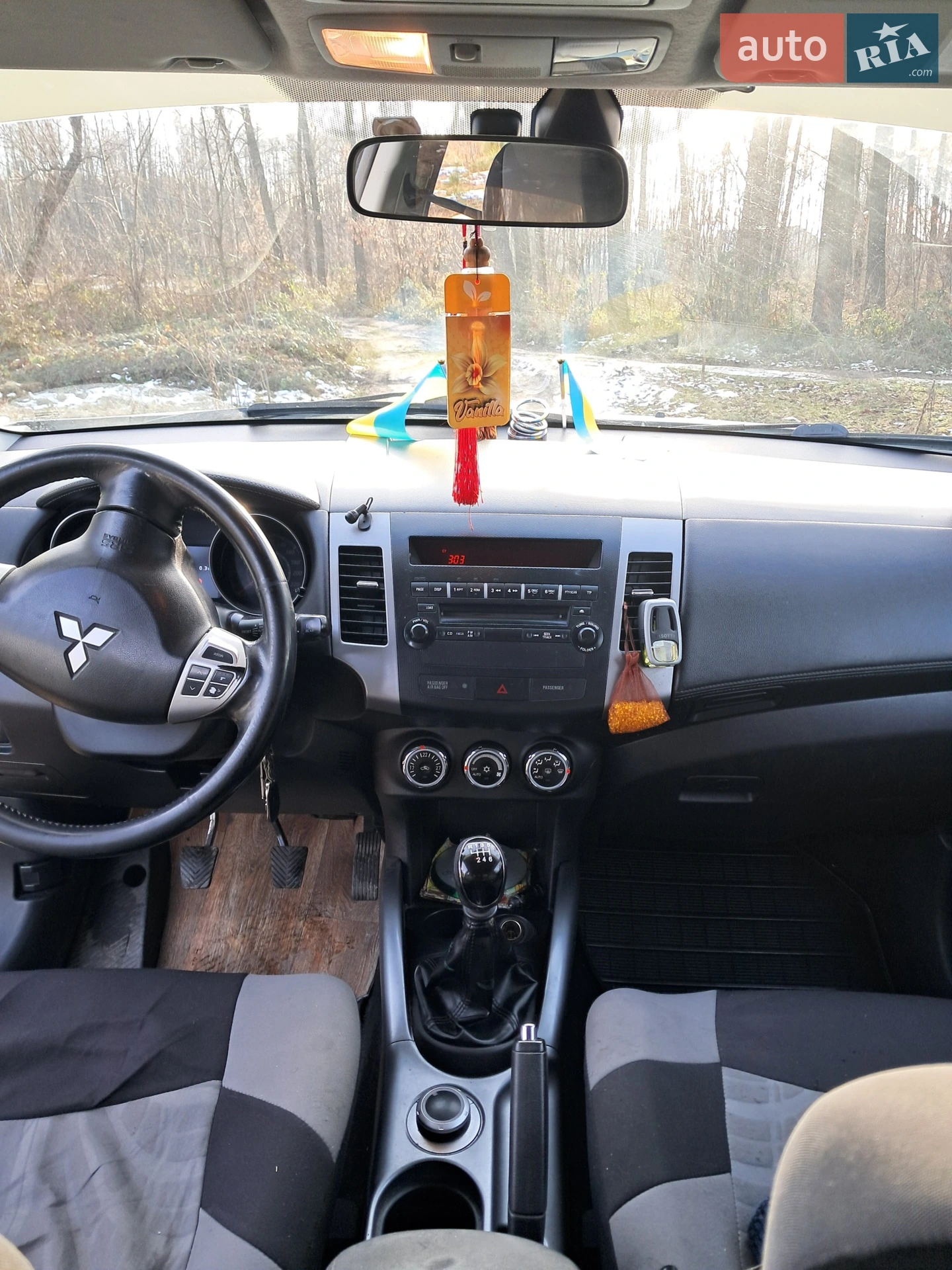 2010 Mitsubishi Outlander - мініатюра 16