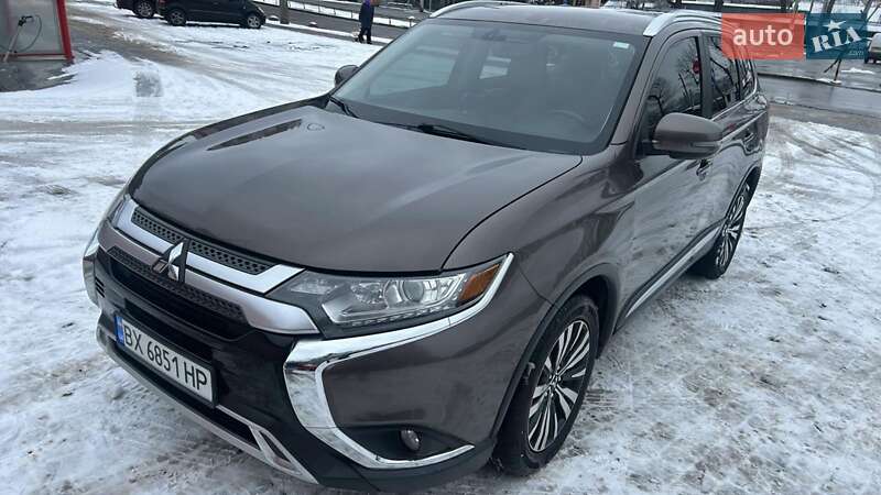 Позашляховик / Кросовер Mitsubishi Outlander 2019 в Хмельницькому