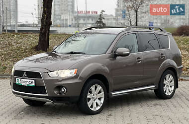 Позашляховик / Кросовер Mitsubishi Outlander 2011 в Києві