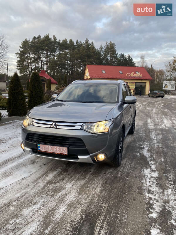 Внедорожник / Кроссовер Mitsubishi Outlander 2015 в Маневичах