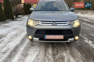 Внедорожник / Кроссовер Mitsubishi Outlander 2015 в Маневичах