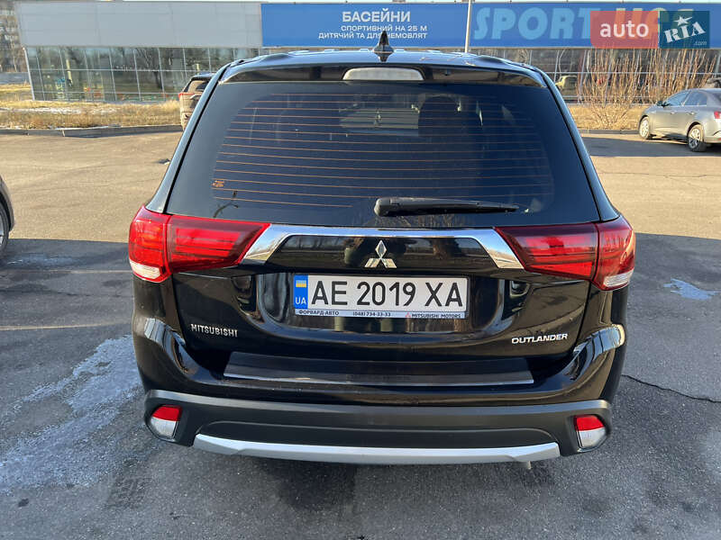 Внедорожник / Кроссовер Mitsubishi Outlander 2017 в Кривом Роге