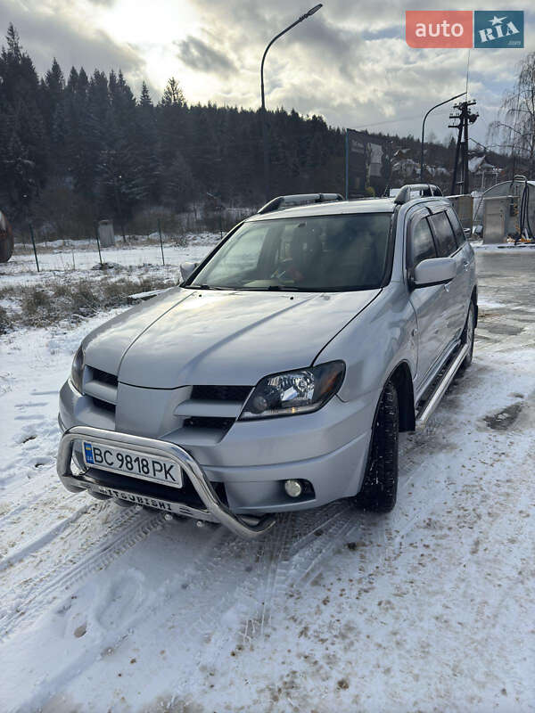 Позашляховик / Кросовер Mitsubishi Outlander 2004 в Східниці