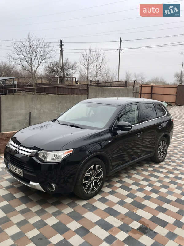 Позашляховик / Кросовер Mitsubishi Outlander 2014 в Дніпрі