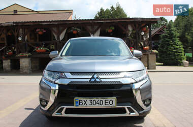 Позашляховик / Кросовер Mitsubishi Outlander 2018 в Кам'янець-Подільському