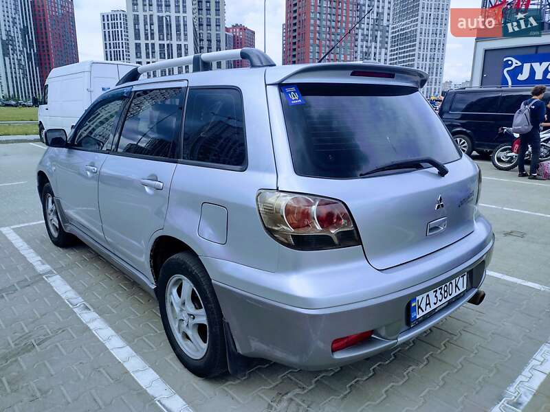 Внедорожник / Кроссовер Mitsubishi Outlander 2003 в Киеве