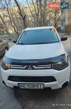 Внедорожник / Кроссовер Mitsubishi Outlander 2013 в Кривом Роге