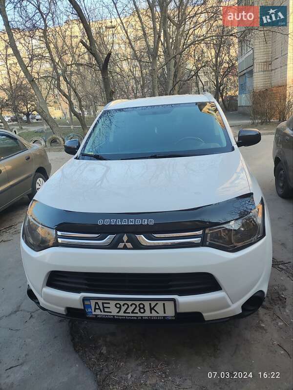 Mitsubishi Outlander 2013