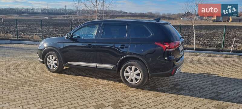 Позашляховик / Кросовер Mitsubishi Outlander 2018 в Чернівцях фото 2 Позашляховик / Кросовер Mitsubishi Outlander 2018 в Чернівцях