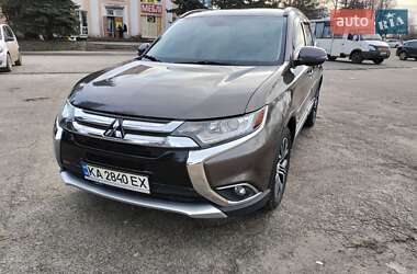 Позашляховик / Кросовер Mitsubishi Outlander 2015 в Харкові