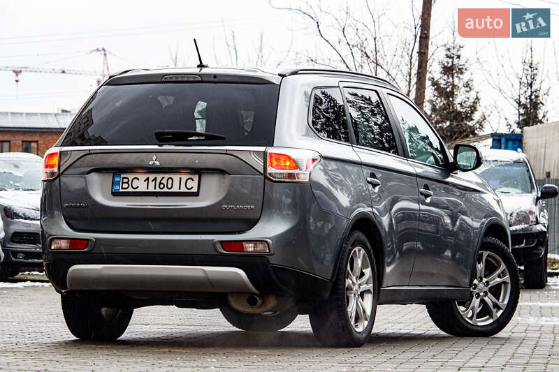 Позашляховик / Кросовер Mitsubishi Outlander 2015 в Львові фото 17 Позашляховик / Кросовер Mitsubishi Outlander 2015 в Львові