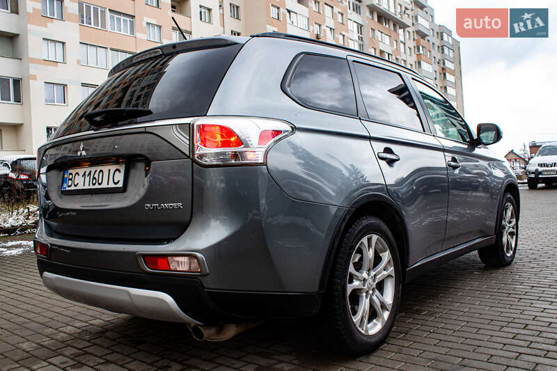 Позашляховик / Кросовер Mitsubishi Outlander 2015 в Львові фото 16 Позашляховик / Кросовер Mitsubishi Outlander 2015 в Львові