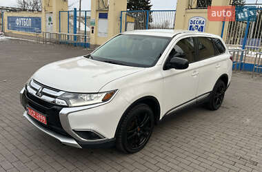 Позашляховик / Кросовер Mitsubishi Outlander 2017 в Чернігові