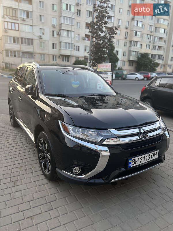 Позашляховик / Кросовер Mitsubishi Outlander 2018 в Одесі