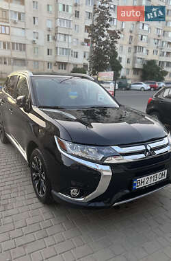 Позашляховик / Кросовер Mitsubishi Outlander 2018 в Одесі