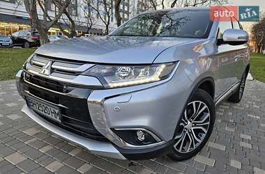 Внедорожник / Кроссовер Mitsubishi Outlander 2017 в Одессе