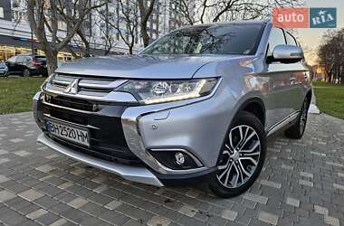 Внедорожник / Кроссовер Mitsubishi Outlander 2017 в Одессе