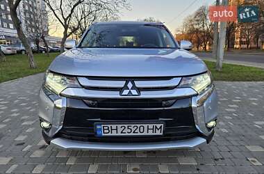 Внедорожник / Кроссовер Mitsubishi Outlander 2017 в Одессе