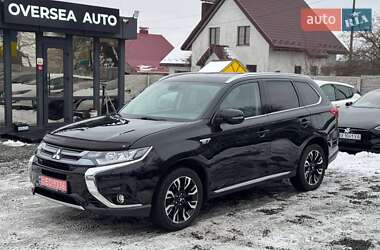 Внедорожник / Кроссовер Mitsubishi Outlander 2015 в Хмельницком