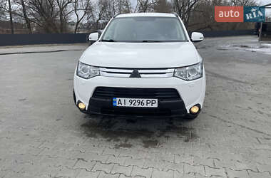 Внедорожник / Кроссовер Mitsubishi Outlander 2013 в Буче