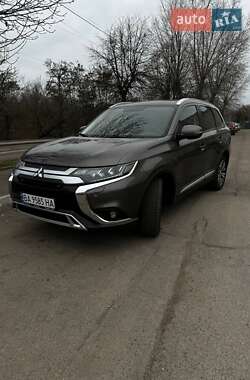 Позашляховик / Кросовер Mitsubishi Outlander 2022 в Кропивницькому