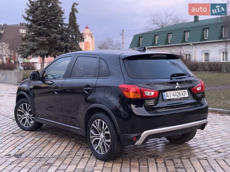 Внедорожник / Кроссовер Mitsubishi Outlander 2016 в Белой Церкви