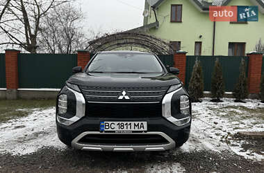 Позашляховик / Кросовер Mitsubishi Outlander 2023 в Львові