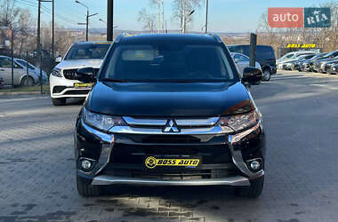 Позашляховик / Кросовер Mitsubishi Outlander 2015 в Чернівцях