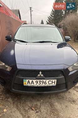 Позашляховик / Кросовер Mitsubishi Outlander 2011 в Києві