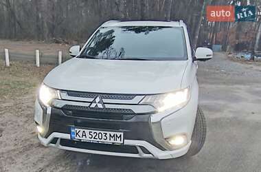 Позашляховик / Кросовер Mitsubishi Outlander 2019 в Києві