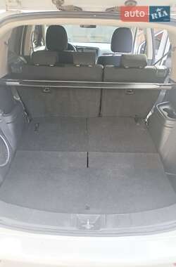 Внедорожник / Кроссовер Mitsubishi Outlander 2013 в 