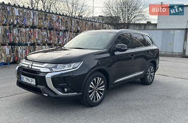 Позашляховик / Кросовер Mitsubishi Outlander 2020 в Львові