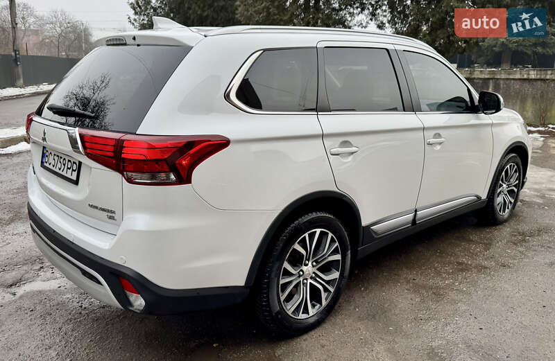 Внедорожник / Кроссовер Mitsubishi Outlander 2018 в Львове