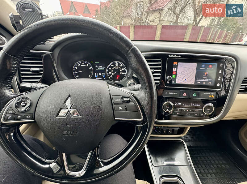 Внедорожник / Кроссовер Mitsubishi Outlander 2018 в Львове