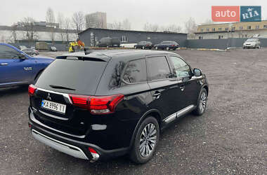 Внедорожник / Кроссовер Mitsubishi Outlander 2020 в 
