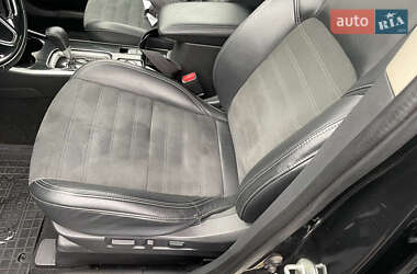 Внедорожник / Кроссовер Mitsubishi Outlander 2020 в 