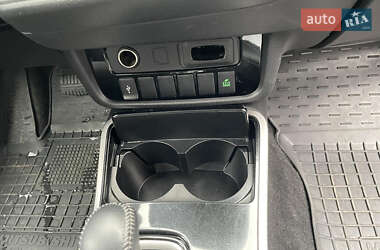 Внедорожник / Кроссовер Mitsubishi Outlander 2020 в 