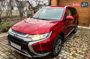 Позашляховик / Кросовер Mitsubishi Outlander 2023 в Чернівцях