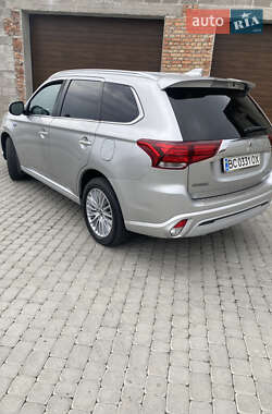 Позашляховик / Кросовер Mitsubishi Outlander 2019 в Львові