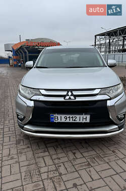 Позашляховик / Кросовер Mitsubishi Outlander 2018 в Полтаві