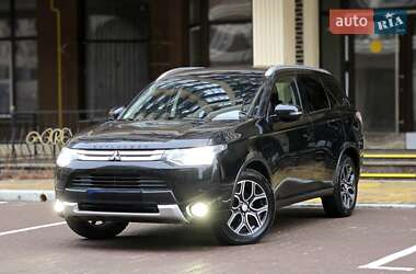 Позашляховик / Кросовер Mitsubishi Outlander 2014 в Києві