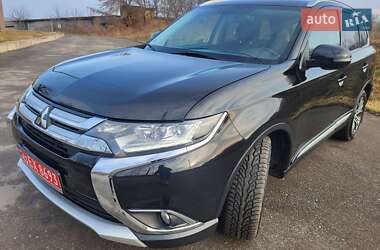 Внедорожник / Кроссовер Mitsubishi Outlander 2016 в 
